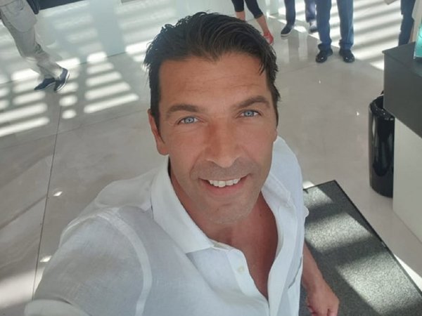 Buffon regresa a casa tras una temporada en el PSG