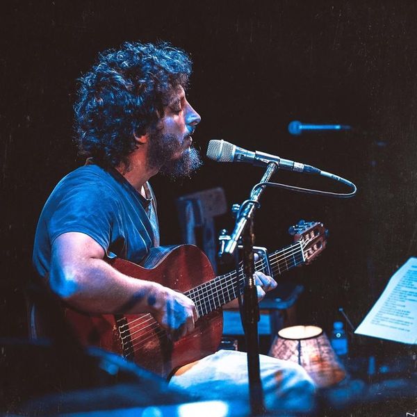 Adrián Berra toca y canta esta noche en Asunción