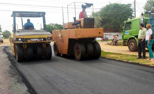 18 empresas compiten para asfaltar 125 km