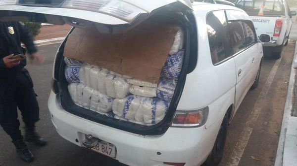 Llevan enorme carga de azúcar de contrabando, son “pillados” y ofrecen coima de G. 20.000 - ADN Paraguayo