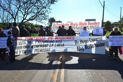 Con cierre de ruta, piden asfaltado de camino en San Juan - Digital Misiones