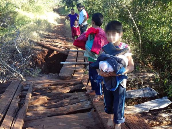 Denuncian deplorable estado de un puente en Paso Yobái