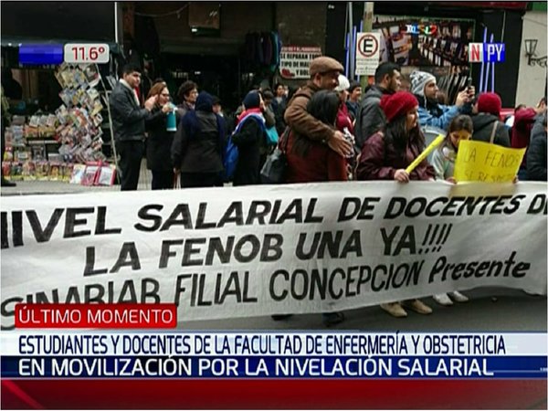 Enfermería y Obstetricia de la UNA insiste con reclamo de nivelación salarial