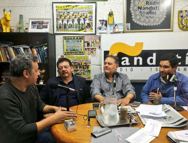 La exitosa comedia "Tu madre o yo", continúa sobre tablas » Ñanduti