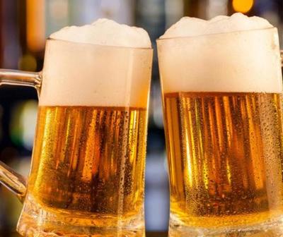 La cerveza baja de precio para dinamizar la economía