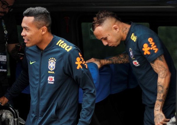 Brasil comienza a preparar la final sin cuatro jugadores