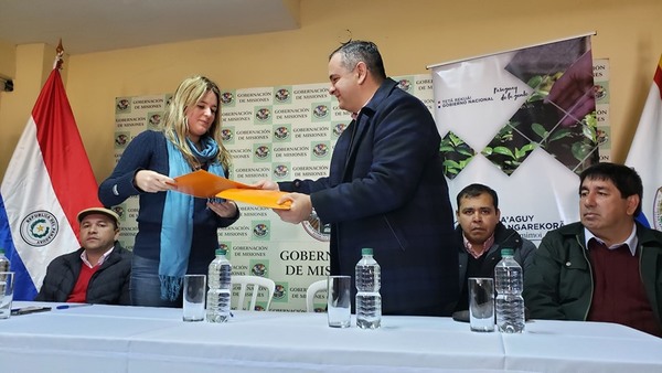 Gobernación de Misiones y Municipalidad de Ayolas firman convenio con INFONA - Digital Misiones