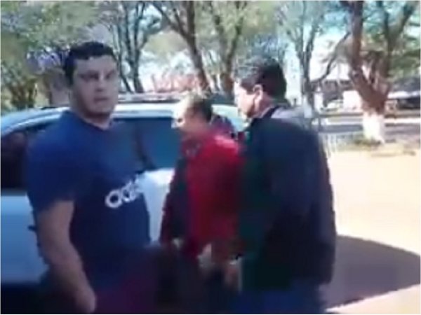 Incidente entre concejal y un ciudadano en Puente Kyjhá