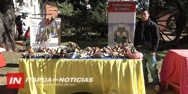 MUESTRA DE ARTESANÍA INDÍGENA EN ENCARNACIÓN.