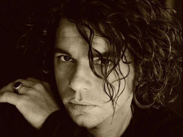 Mystify: Michael Hutchence, un documental para desmitificar al líder de INXS