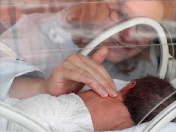 Malnutrición y falta de vitaminas A, C y D, factores de nacimiento prematuro
