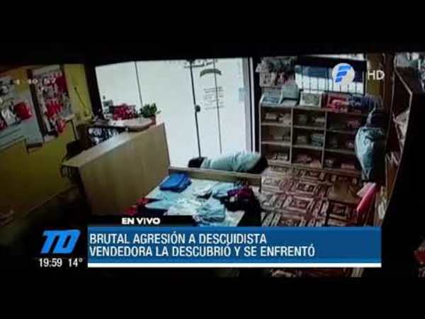 Vendedora se enfrenta a descuidistas