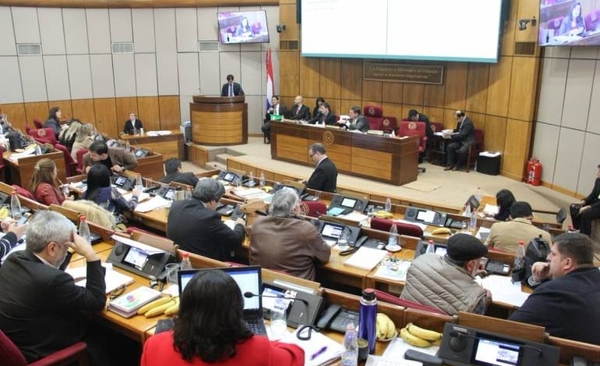 HOY / Dan media sanción a proyecto que busca frenar abuso de prisión preventiva