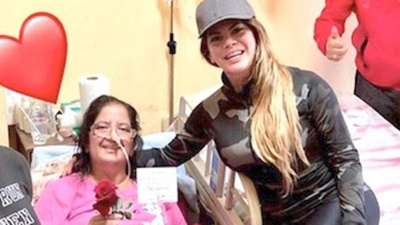 Simone está chocha por su mami