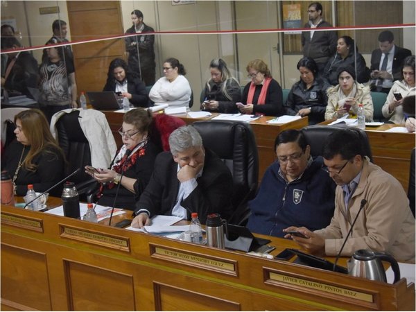 Sinceran los aumentos de 25 funcionarios que fueron recategorizados