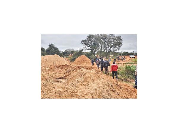 Disponen cese de extracción de arena del río Curuguaty