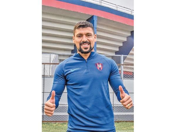 Cerro presentó a Juan Patiño