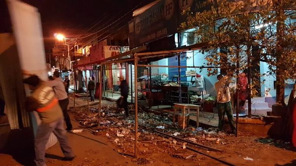 Mercado: Cierran calle Gral. Caballero y Julia M. Cueto | San Lorenzo Py