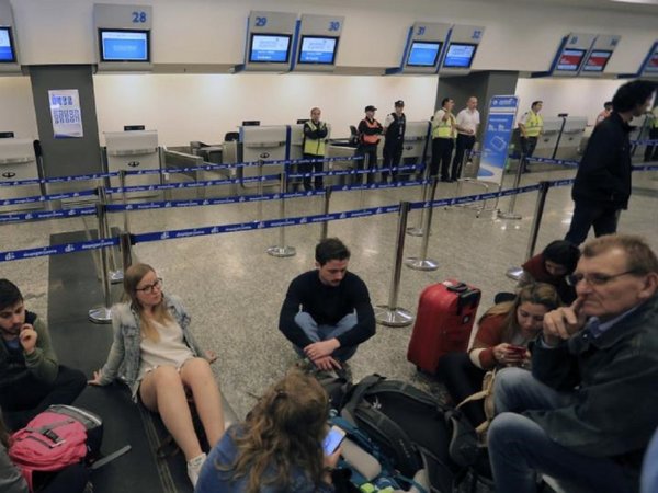 Aerolíneas Argentinas cancela vuelo a Asunción por asamblea de pilotos