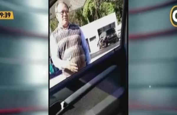 Siguen los problemas entre taxistas y conductores de Uber - C9N