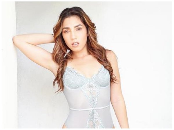 ¡Apareció la "coreguaya" más sexy!