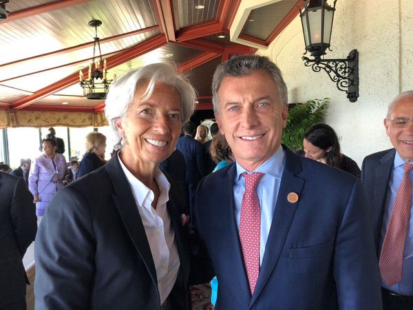 FMI acuerda con Argentina el desembolso de USD 5.400 millones de su crédito