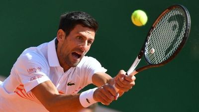 Djokovic sufre para avanzar a octavos de Wimbledon