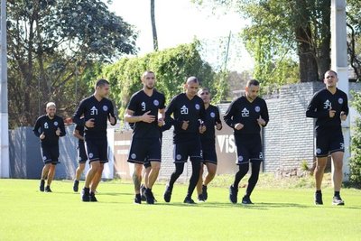 Olimpia tiene probable equipo para medir a Rosario Central