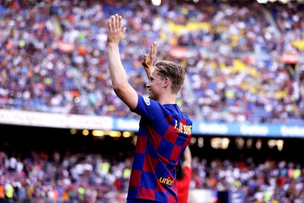 Frenkie De Jong es presentado ante 20.000 hinchas