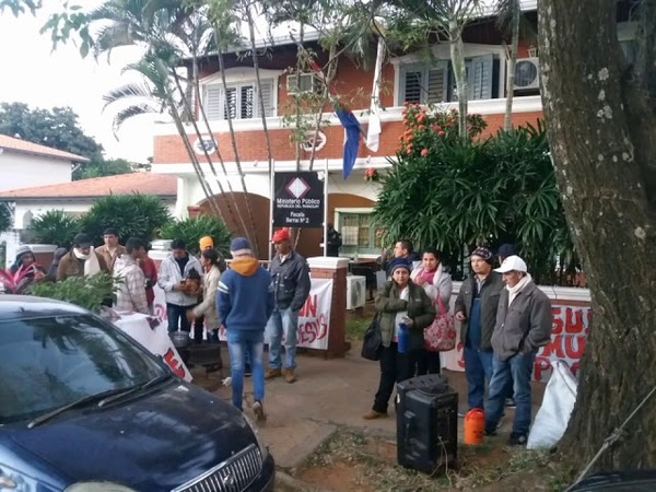 CONCEJALES Y POBLADORES DE JESÚS, SE MANIFIESTAN EN ASUNCIÓN