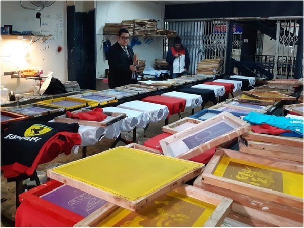 CDE: Desmantelan laboratorio de falsificación de marcas de ropas