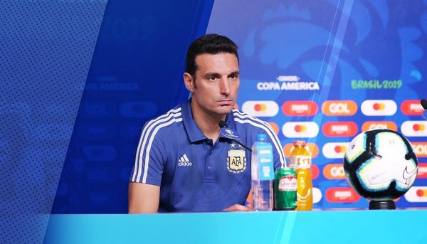 Scaloni dijo que compitieron 'contra ocho tipos de negro'