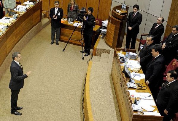 Docentes de Derecho UC defienden a Kriskovich y fustigan al Senado - Nacionales - ABC Color