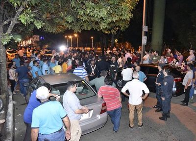 MUV presentará denuncia colectiva por violencia por parte de taxistas - Periodísticamente - ABC Color