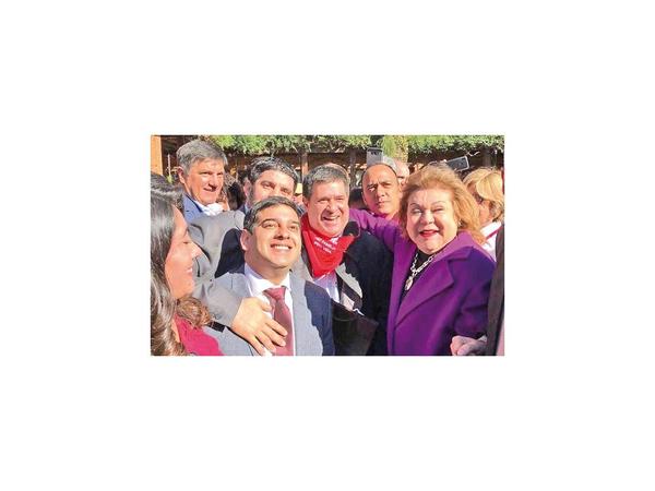 Cartes dice ante dirigentes que no está en la “llanura”