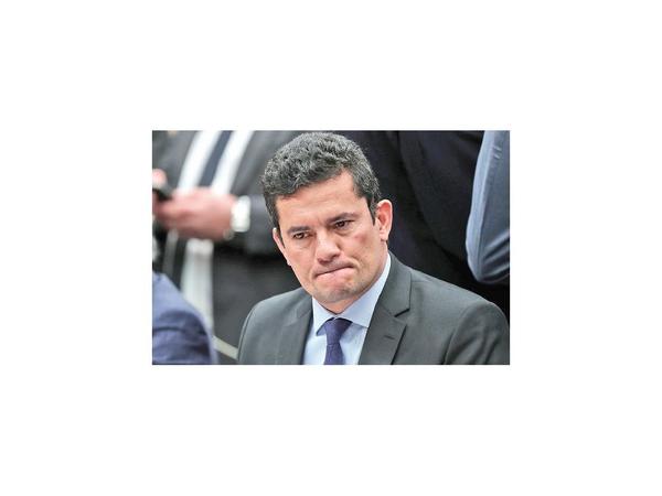 Nuevas filtraciones suben la presión contra ex juez Moro
