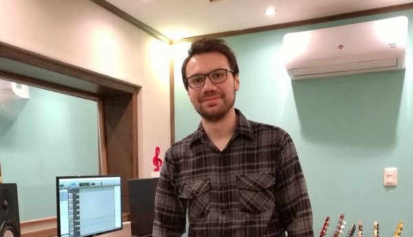 HOY / Músico paraguayo que saca lo mejor de la lucha con sus 'demonios internos' presenta nuevo álbum