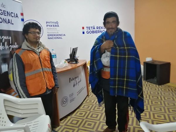 Al menos 83 personas fueron llevadas a refugios durante intenso frío