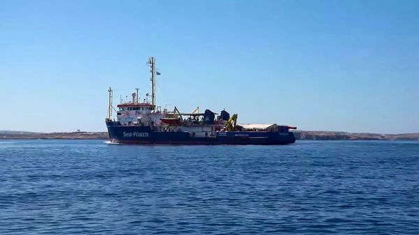 Otros barcos con migrantes ponen a prueba al gobierno italiano y a Salvini