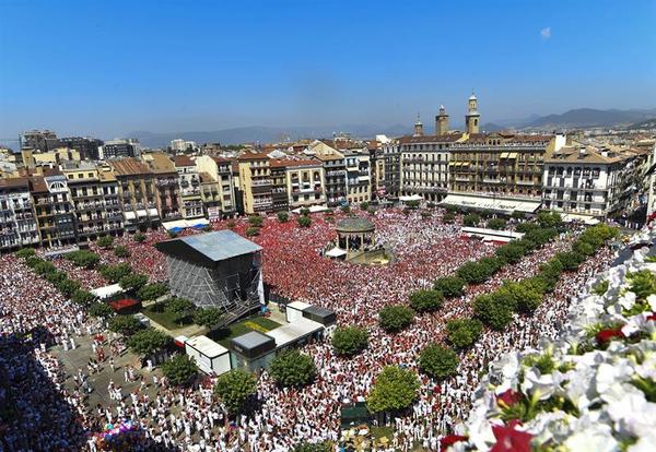 Pamplona grita ¡viva San Fermín! e inicia sus fiestas más internacionales | .::Agencia IP::.