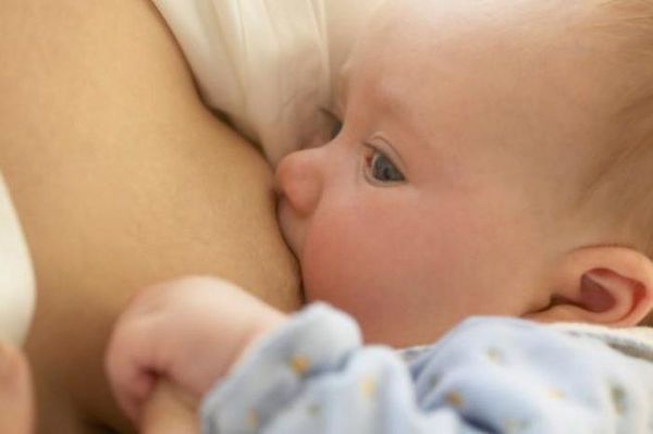 Promueven lactancia materna con espacio para amamantar en la Expo