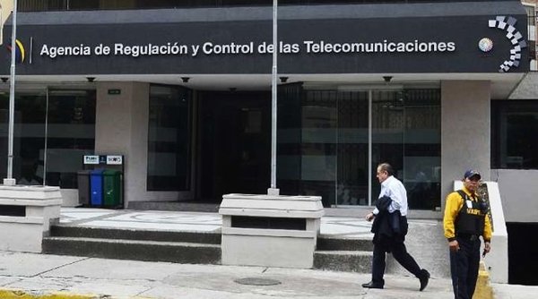 Canal privado Ecuavisa presiona al Gobierno para revertir frecuencias de televisión a competidores