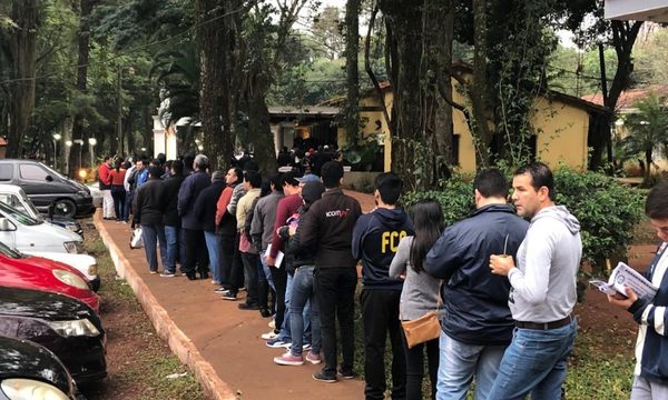 Pagos por Internet y bocas de cobranzas evitarían tediosas filas