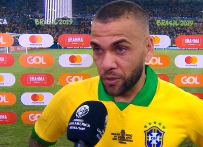 Dani Alves, sobre ganar la Copa América como local