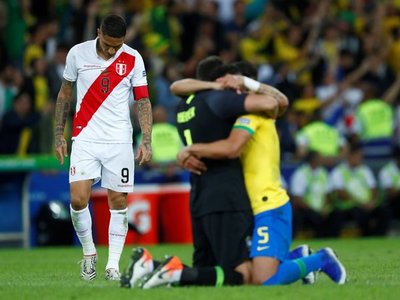 Guerrero hace historia en el fin del sueño de la 'Blanquirroja'