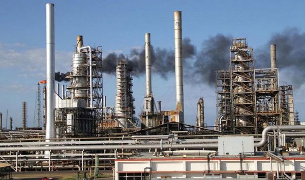 Apagón afecta a principal refinería de Venezuela, según diputado de oposición - Mundo - ABC Color