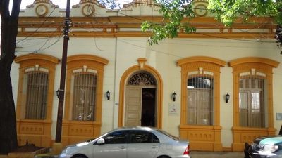 Pagó G. 400 millones por pasajes aéreos
