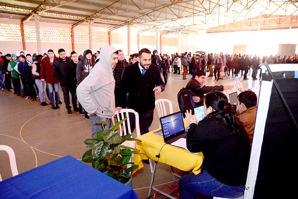 Feria de Oportunidades ofreció 408 puestos laborales, becas y cursos