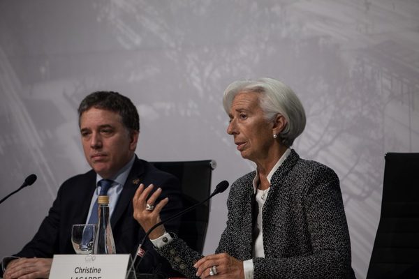 Argentina resiente la salida de Lagarde
