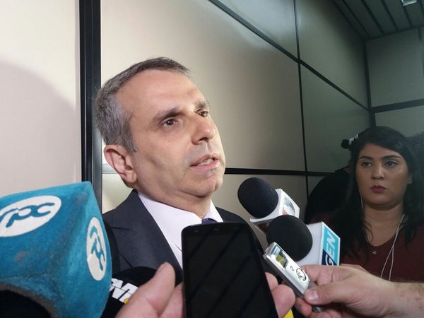 Kriskovich reitera su inocencia en la denuncia por acoso en su contra » Ñanduti